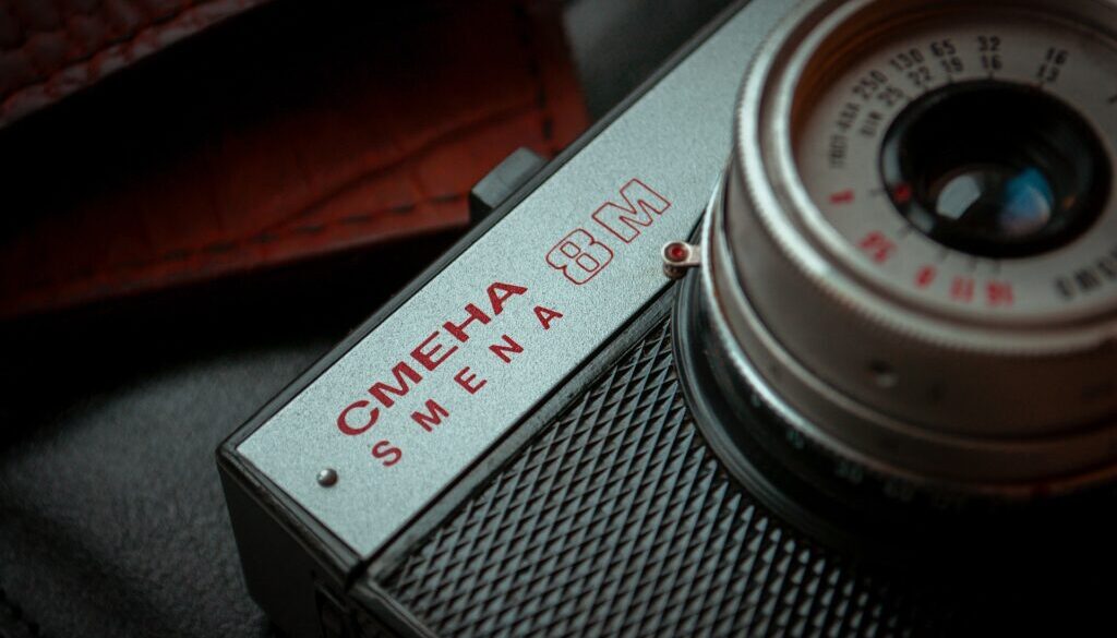 svecaleksandr249-camera-7051672_1920
